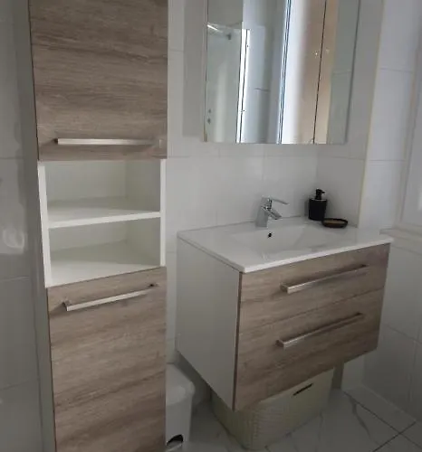 Mc Centar Apartman דירה *